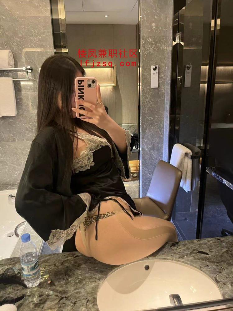 海口超高颜值妹纸下海捞金，床上技巧一流，女神级别
