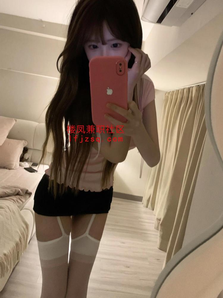丰满下胸细腰颜值服务老师！