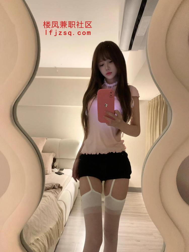 丰满下胸细腰颜值服务老师！