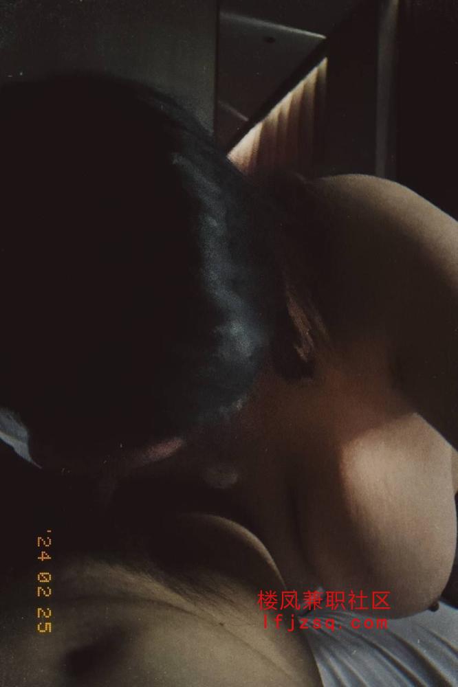 兼职白虎jk学妹会奶推舔的舒服
