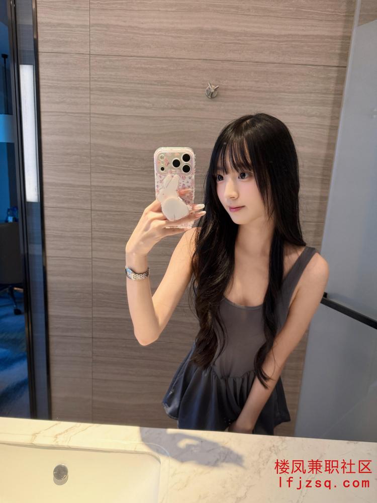 妹妹紧俏粉鲍很会迎合配合