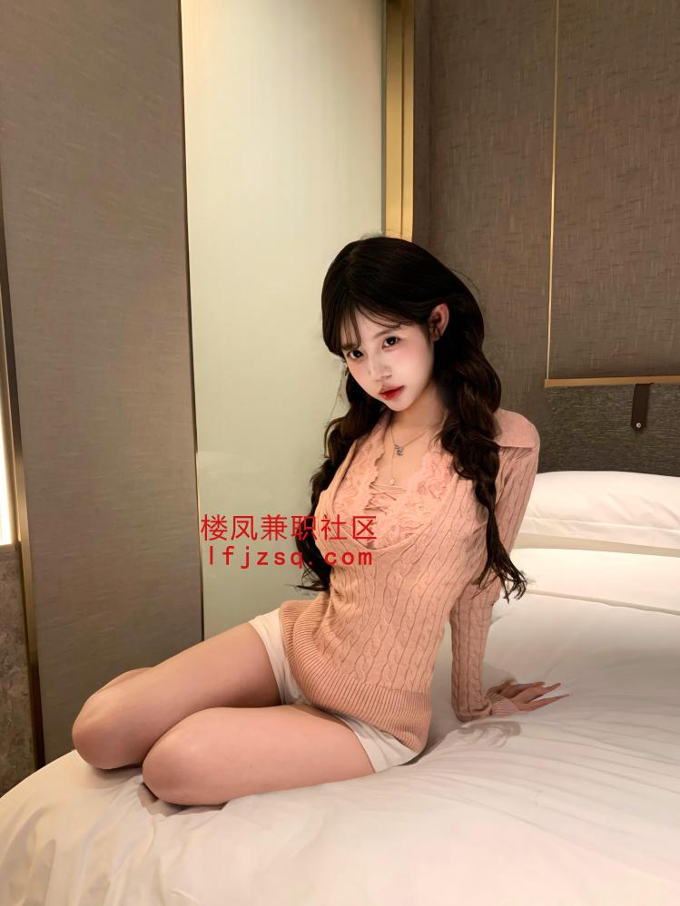 肤白胸大鲍鱼粉嫩反差淫荡小妹