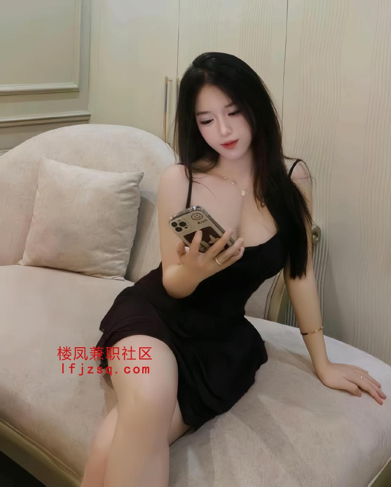 居家小姐姐长腿妩媚多姿