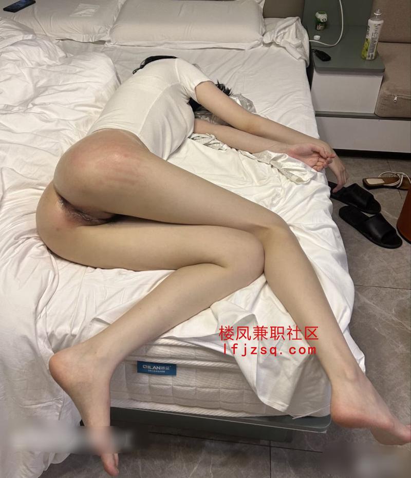 广州极品超级粉妹妹，巨乳小妹妹