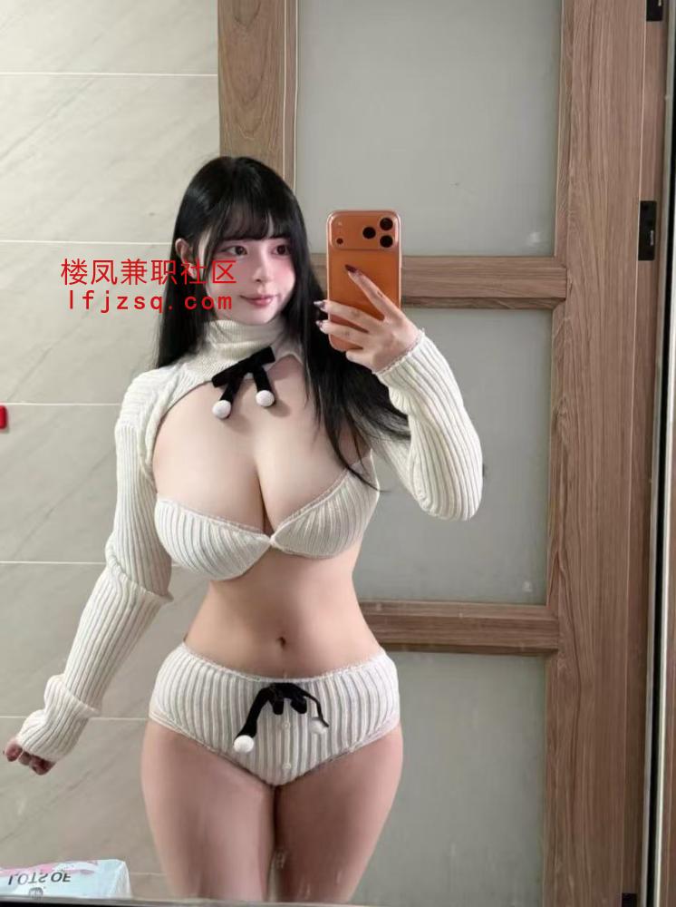 大胸嫩模小花