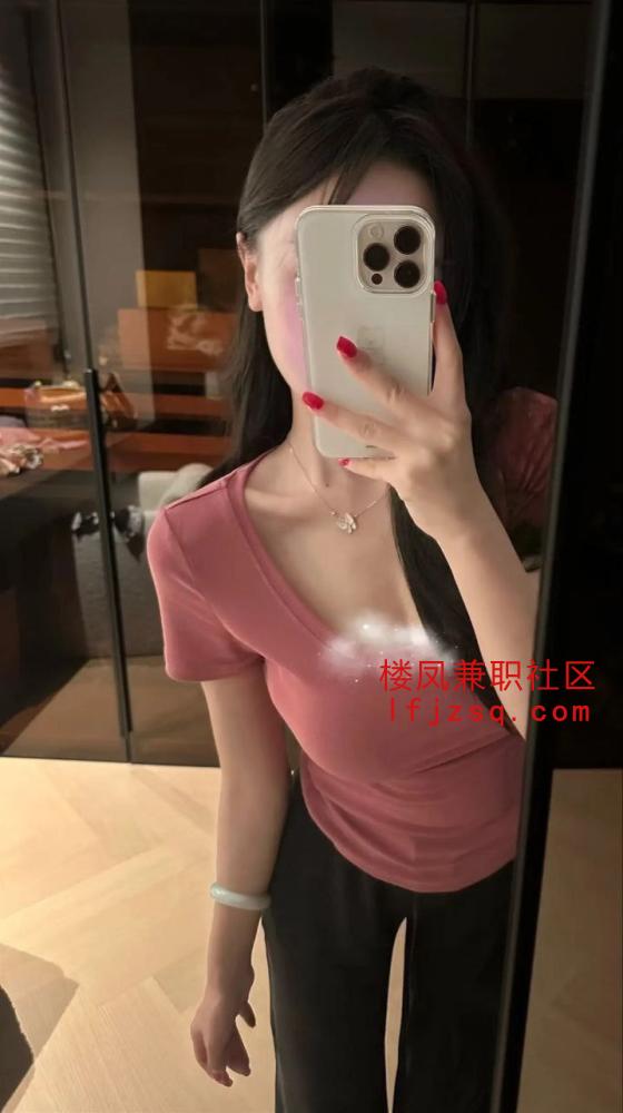 重庆高颜长腿气质兼职小妹