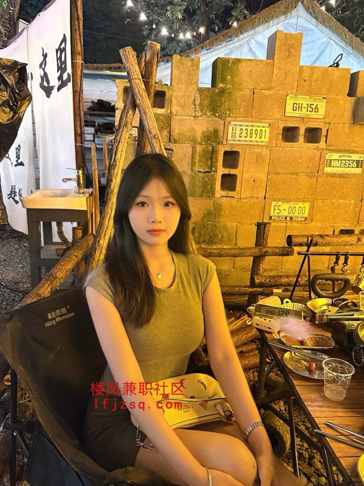 乖巧萝莉听话逼紧