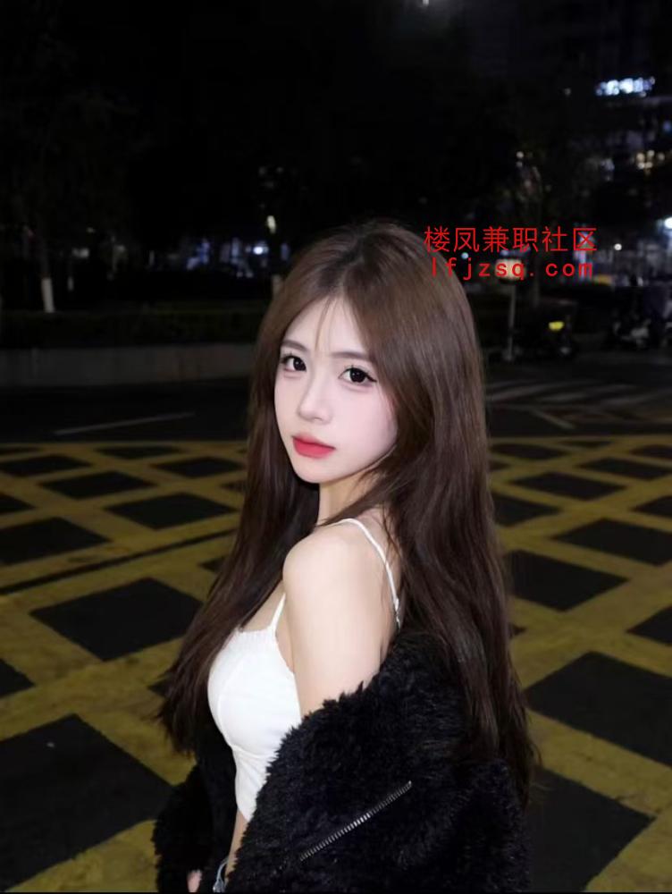 00后超骚多种姿势女孩