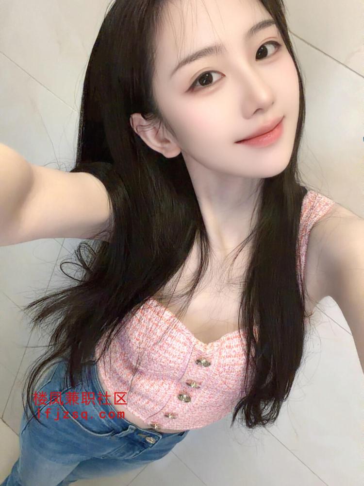 水多翘臀风骚小姨