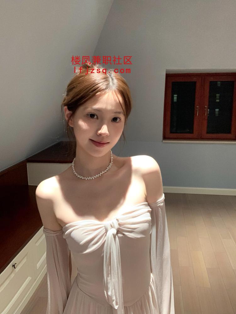 实惠清纯大甜妹粉穴很紧泻火