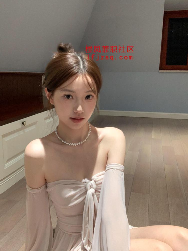 实惠清纯大甜妹粉穴很紧泻火