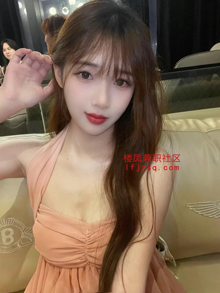 甜美大长腿气质小妹妹