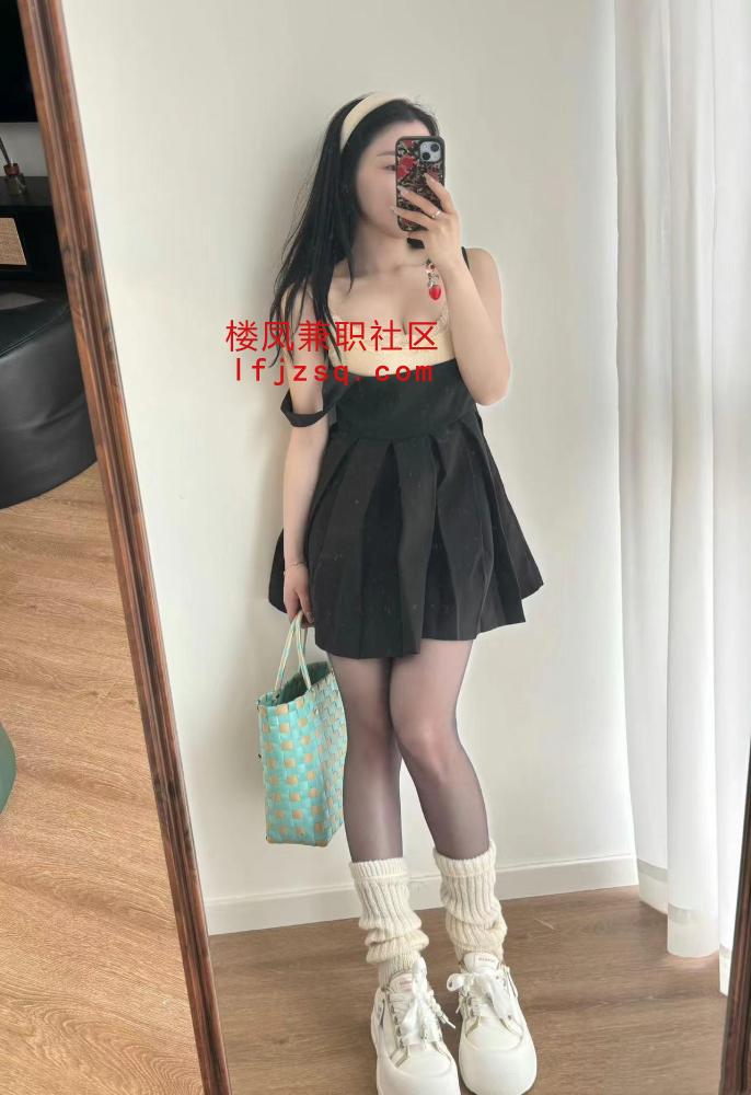 禅城性感嫩逼边操边喷淫水
