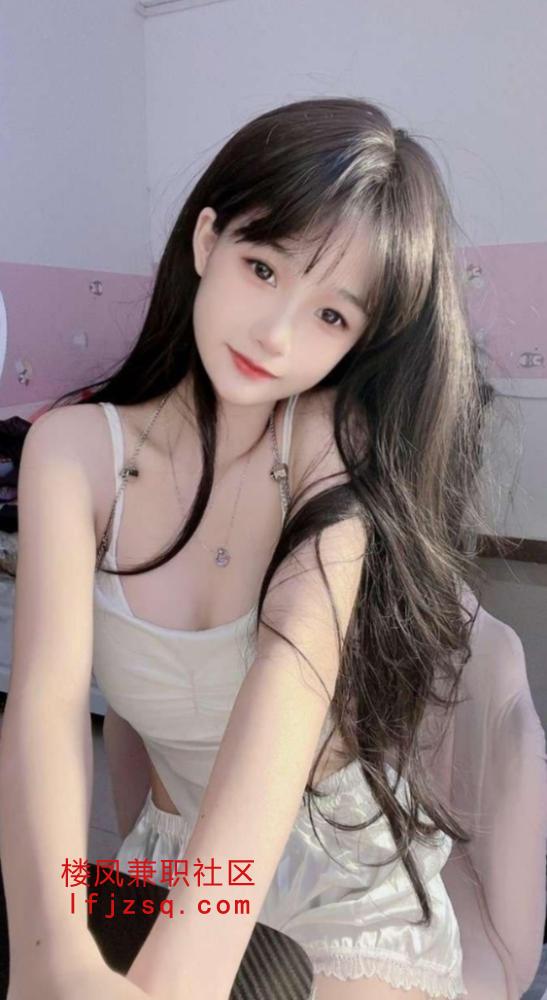 大胸巨乳邻家女孩刚下海不久这么紧这么粉嫩