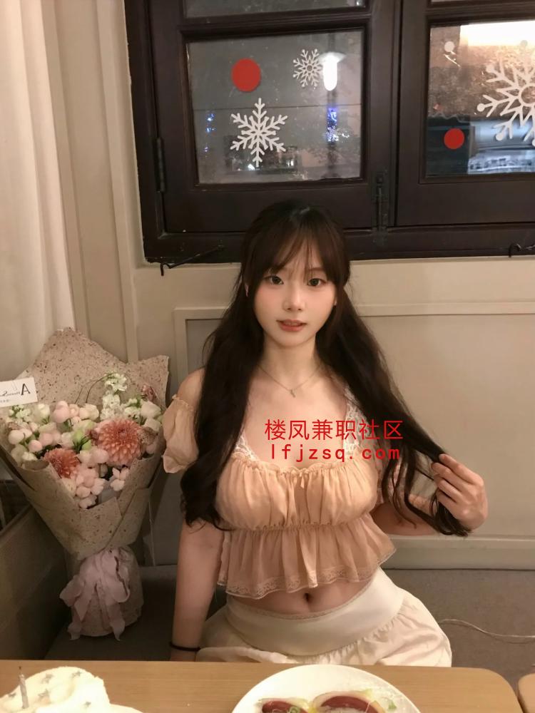 05水嫩多汁兼职小妹妹