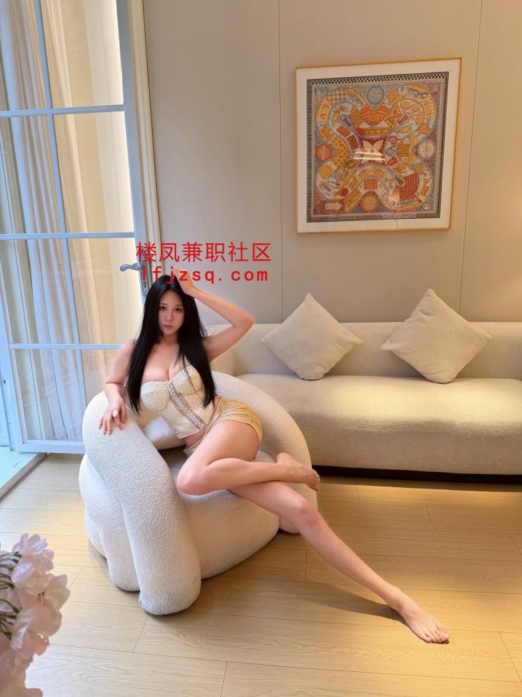 粉嫩00后下海太紧太粉嫩了