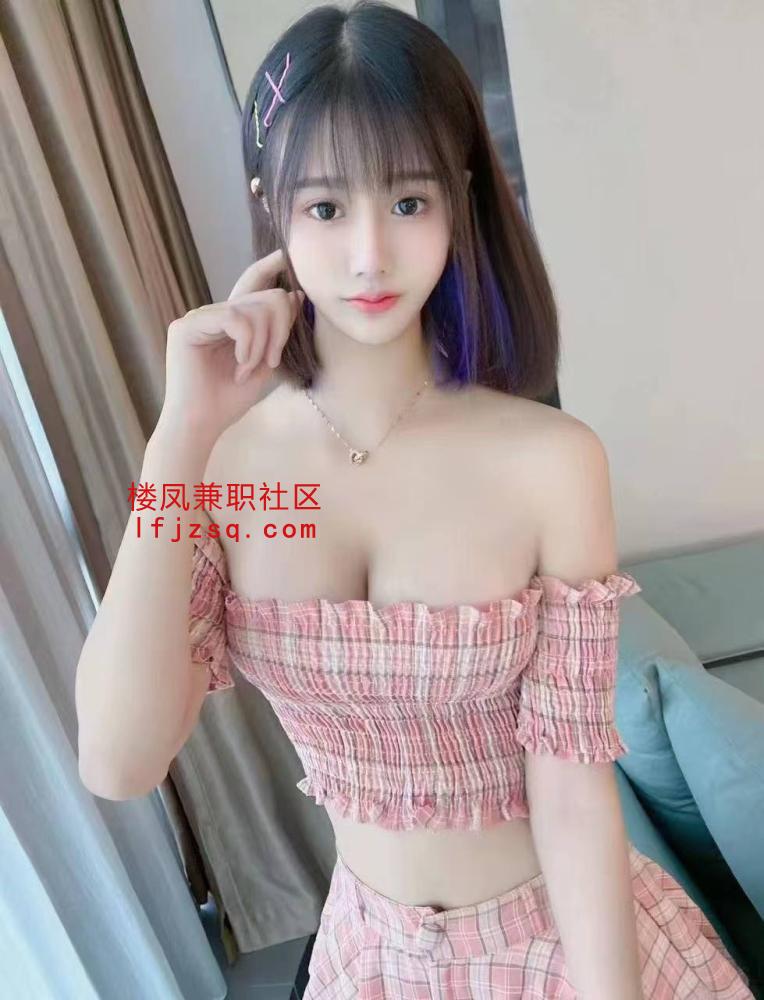 长腿骚妇胸大B粉嫩多汁