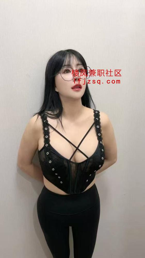 性感白嫩水多少妇