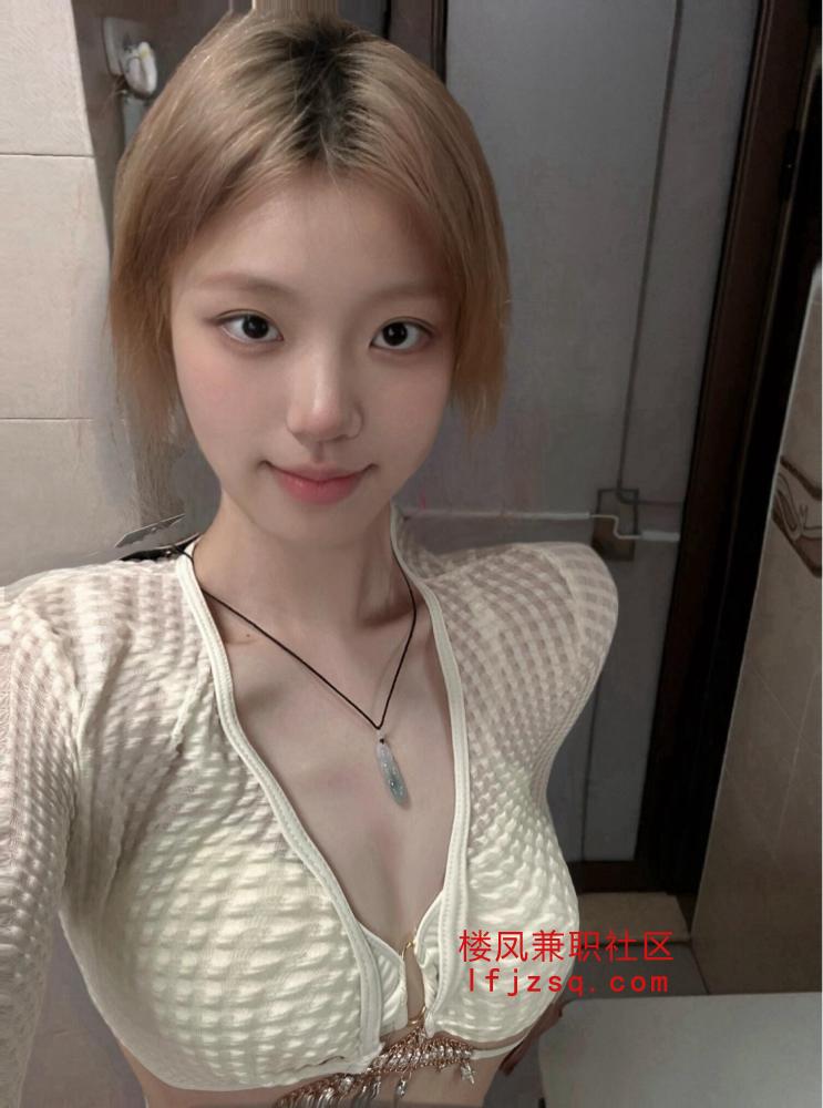 兼职小妹三点粉小穴嘴巴都很紧