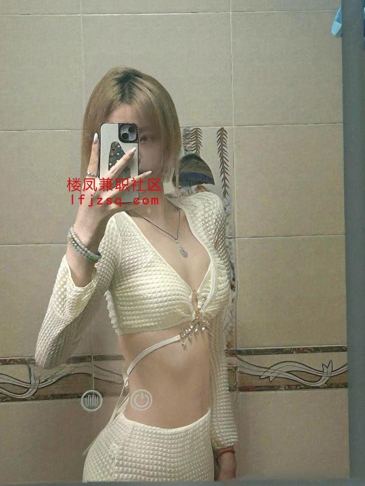 兼职小妹三点粉小穴嘴巴都很紧