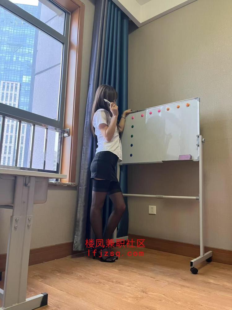 jk妹妹高跟鞋调情后入爽死