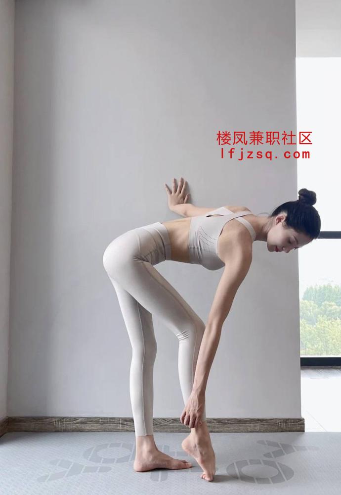 长治瑜伽一字马鲍鱼粉嫩多汁配合各种姿势