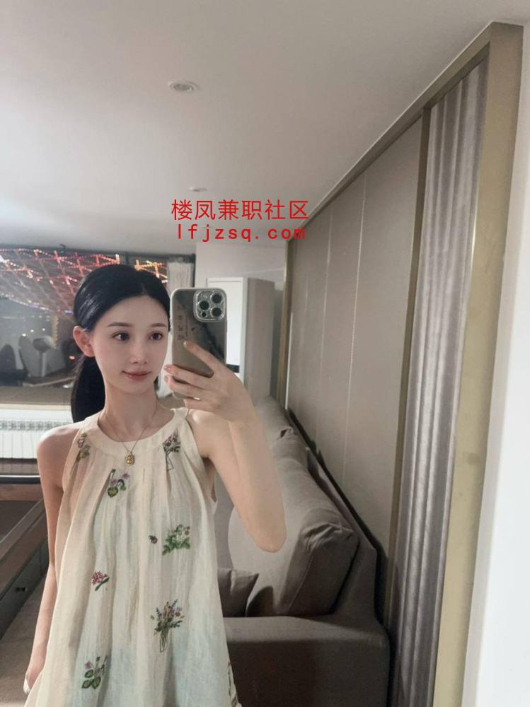 北辰区兼职性感大眯眯调情骚逼妹子