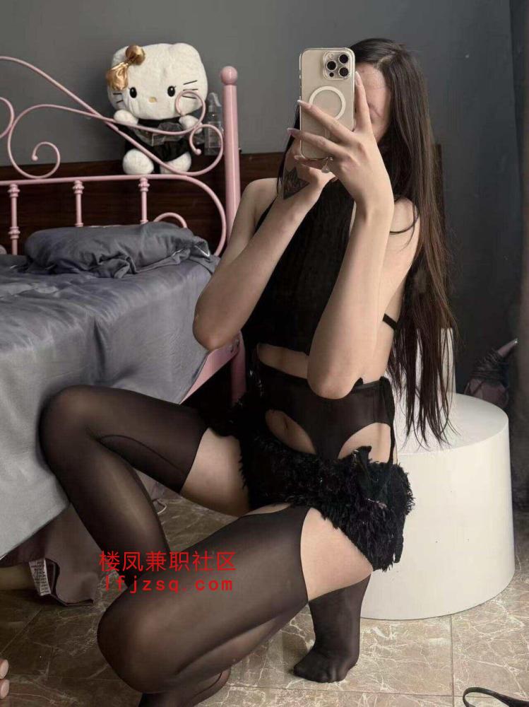 宜宾市05后肤白貌美黑丝大长腿活好水多身材高挑