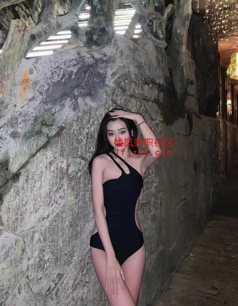 大胸御姐临时兼职