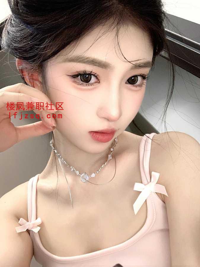 乳头粉嫩一摸就出水的妹妹