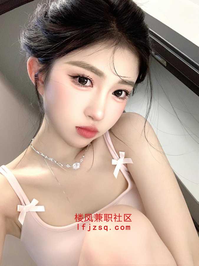 乳头粉嫩一摸就出水的妹妹