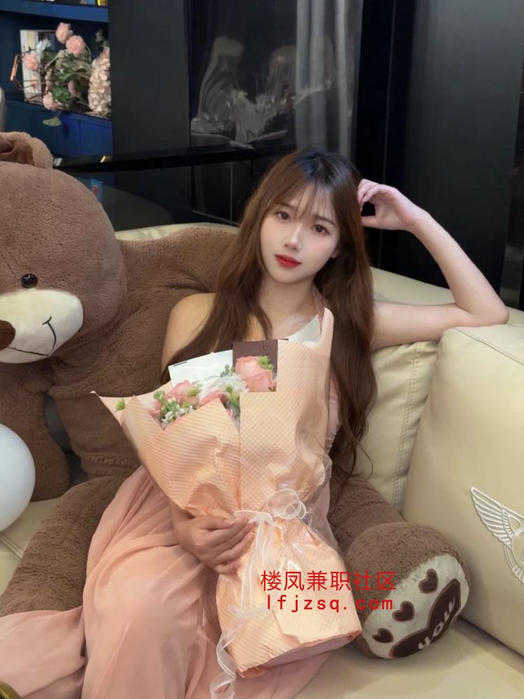 白虎学生妹个人兼职
