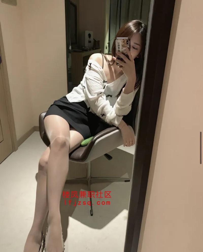 廊坊嫩妹三点粉嫩一碰就湿
