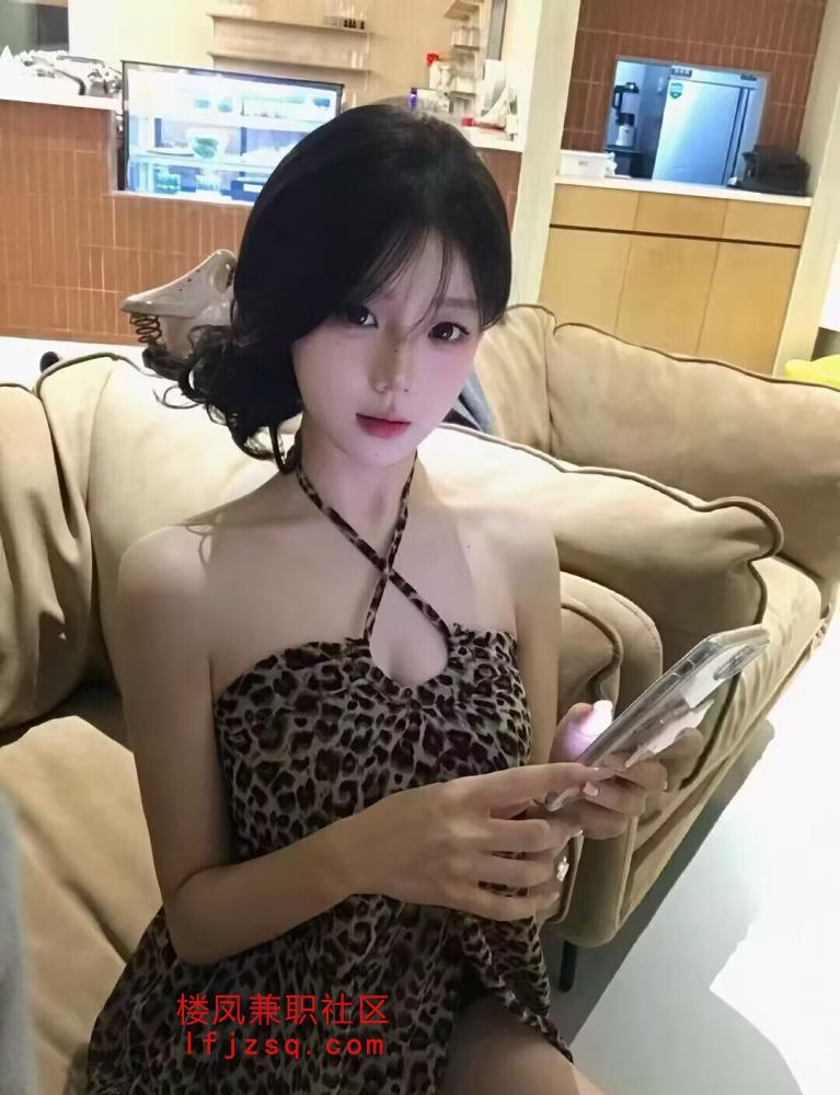 嫩妹骚穴紧姿势配合