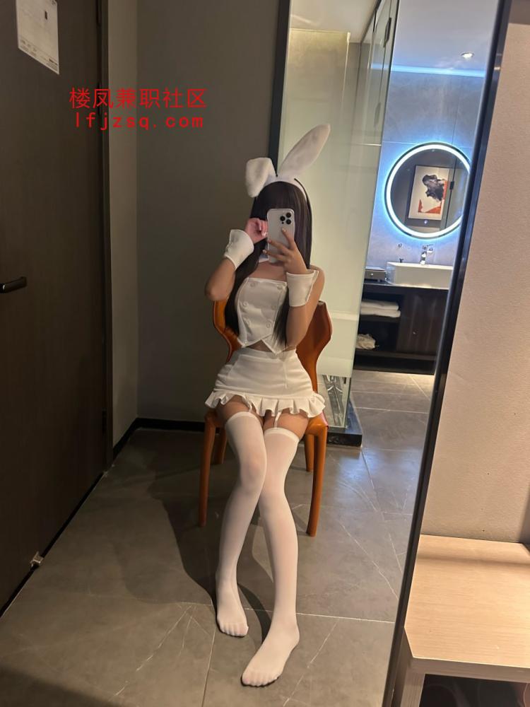 南宁高3小美女初做服务粉嫩水多