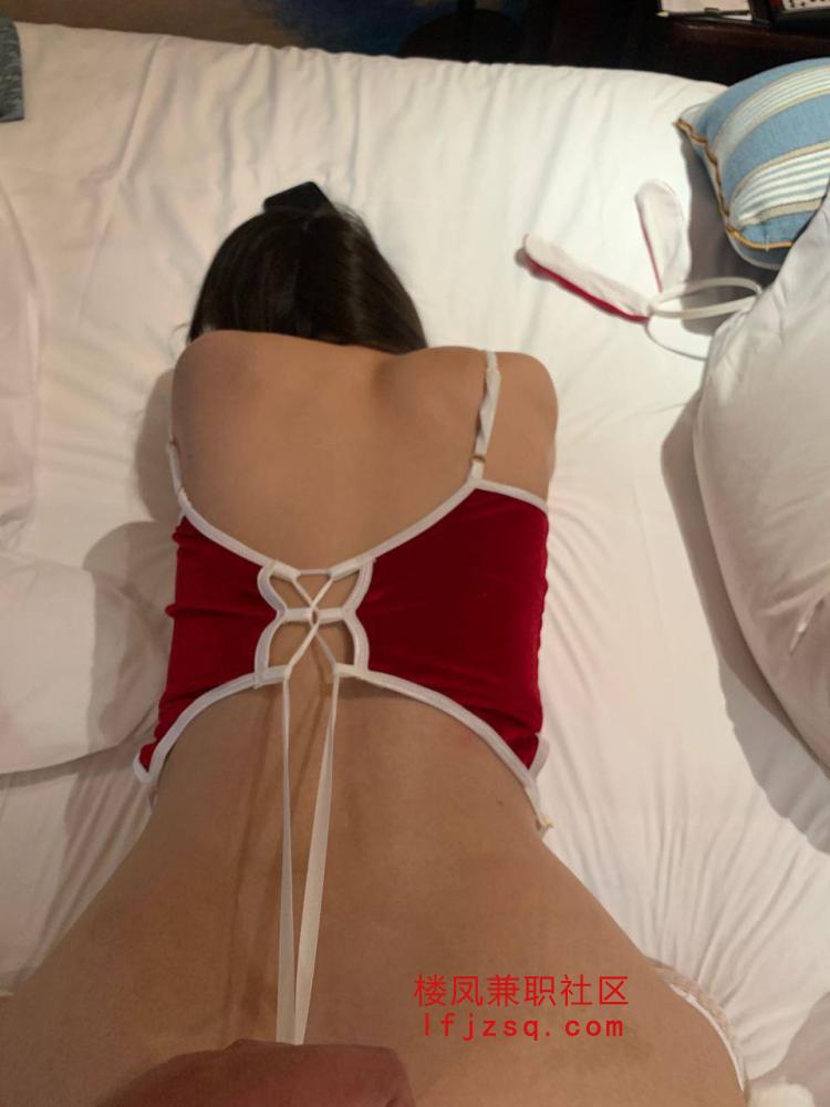 沈阳粉嫩大波小妖精 小穴紧致 蜜桃臀