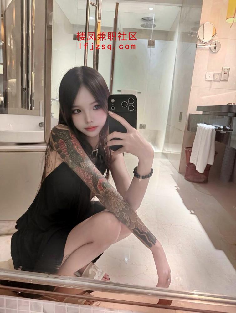 张家口市兼职小骚逼玩的开放很享受