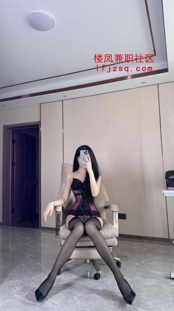 济南市极品丰满御姐前凸后翘清纯嫩逼