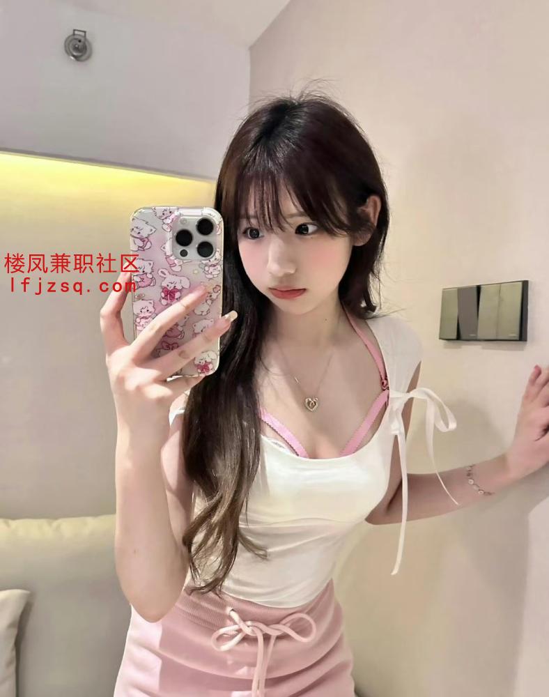 爆乳蜜桃翘臂胸大