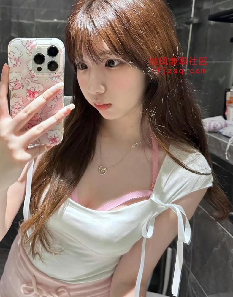 爆乳蜜桃翘臂胸大