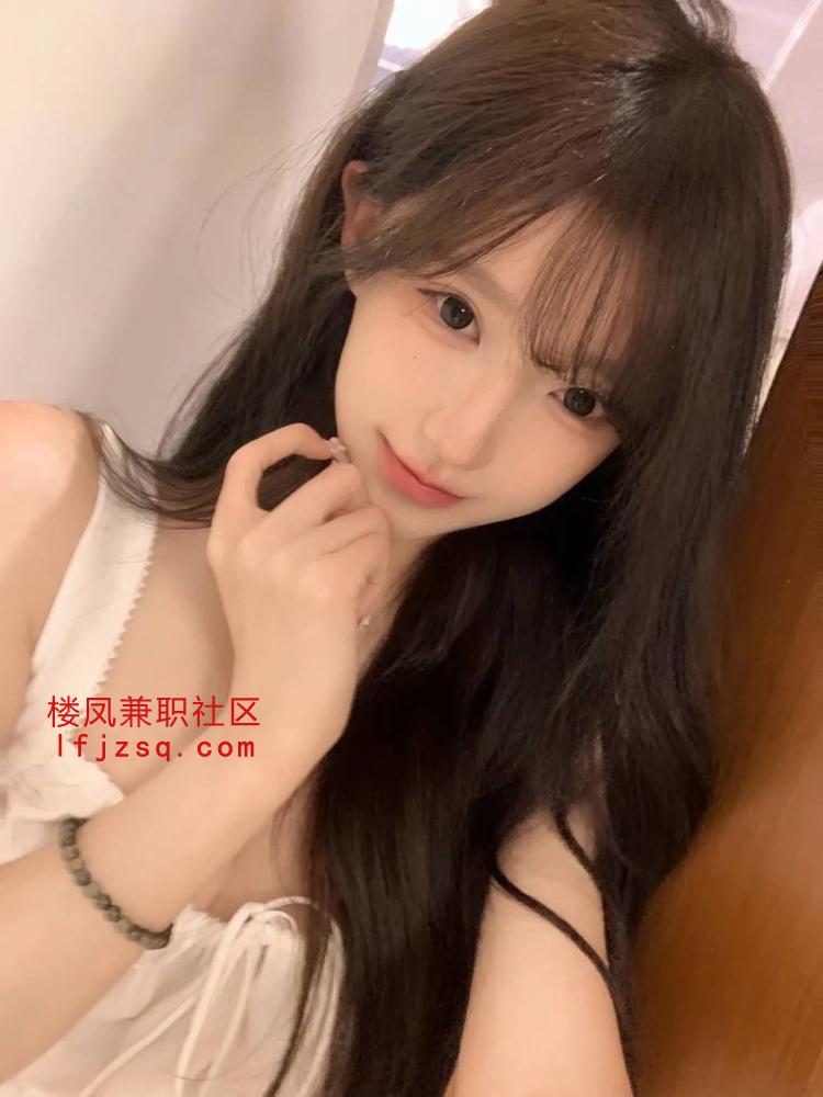 镇江气质服务系骚货萱萱约呗