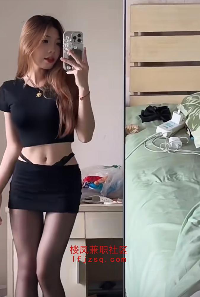 小嫩逼操起来真爽，水多耐操口活好