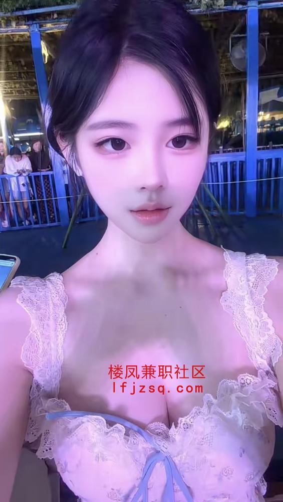 成都蜜桃臀逼嫩水又多可调教输出爽爽