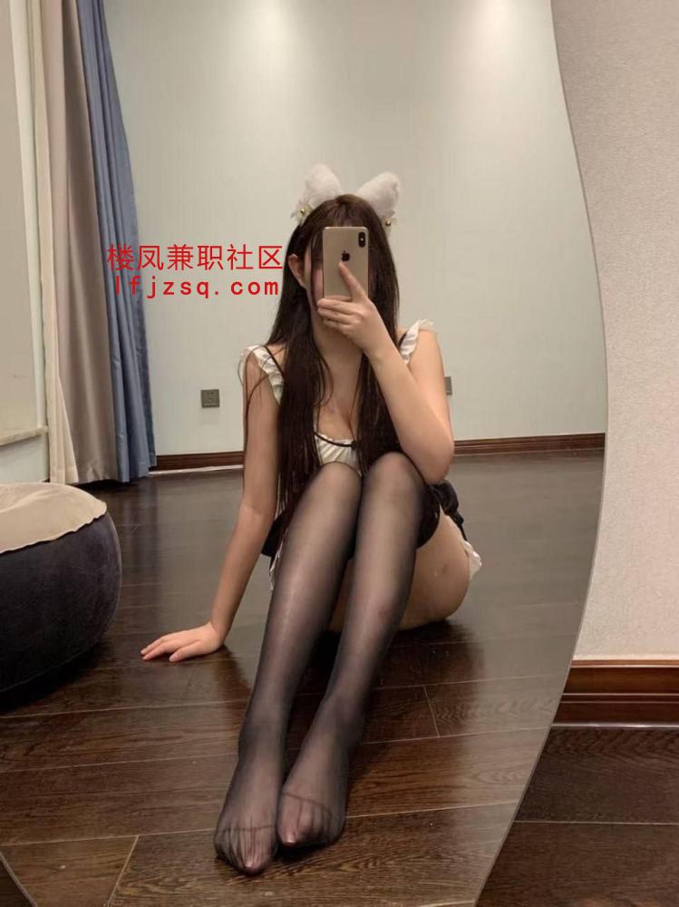 呼和浩特极品05后在校学妹极品身材粉嫩鲍鱼兼职在外租房 可无套内射(带证明可上门)