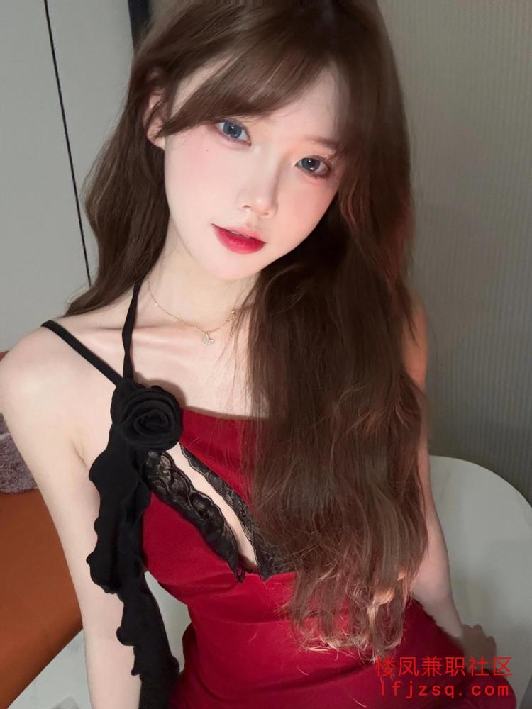 极品骚穴身材S嫩逼夹的好紧