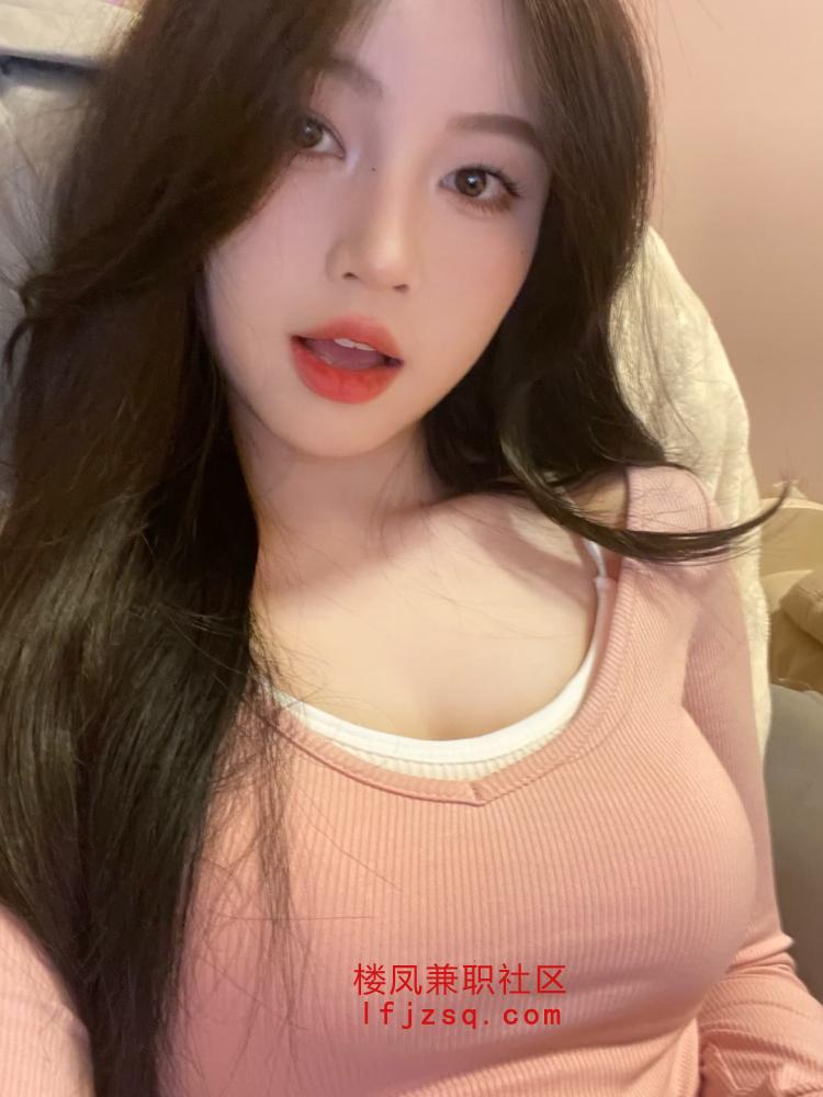 三点粉骚货小姐姐