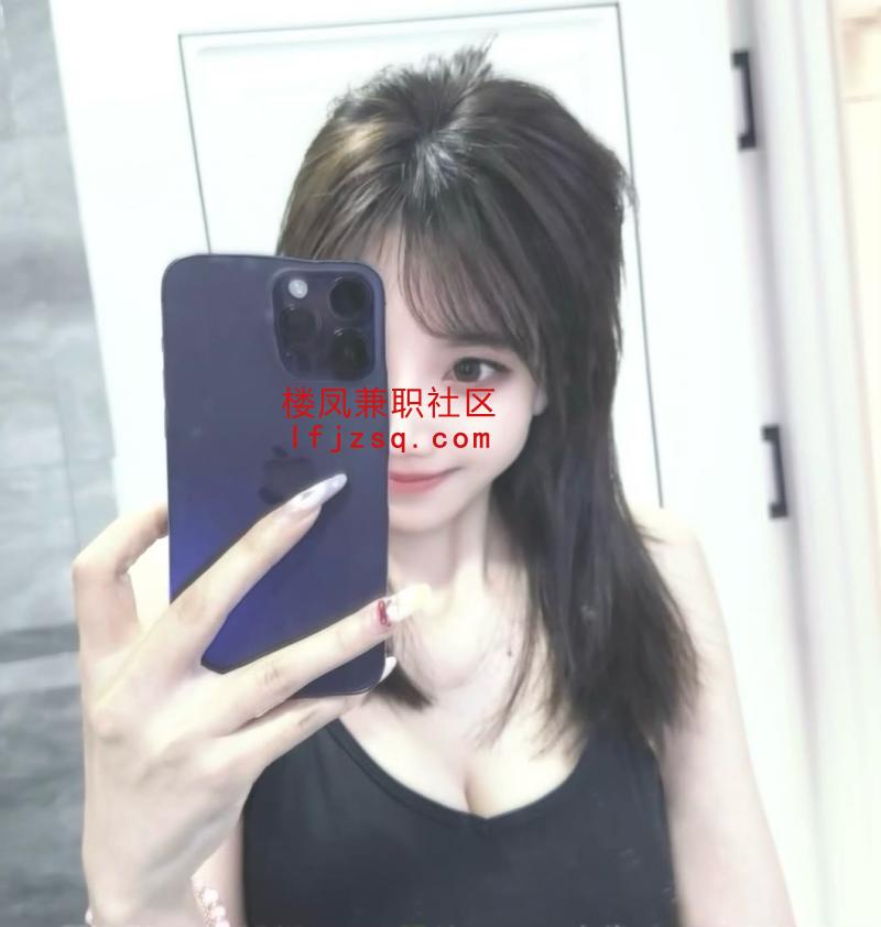 肤白滑嫩大奶嫩妹