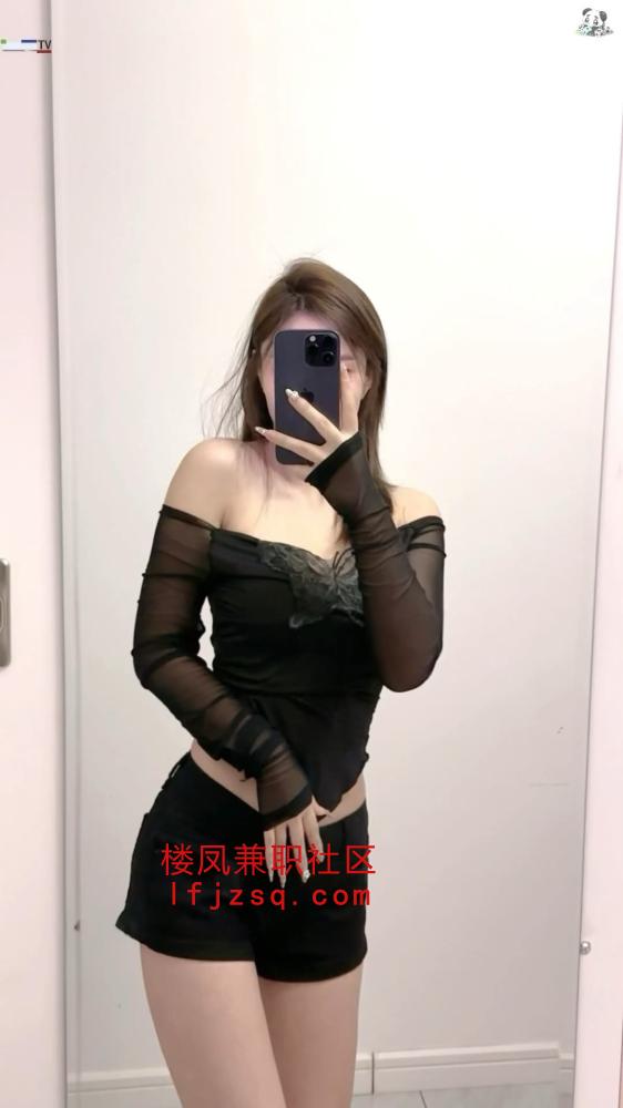 肤白滑嫩大奶嫩妹
