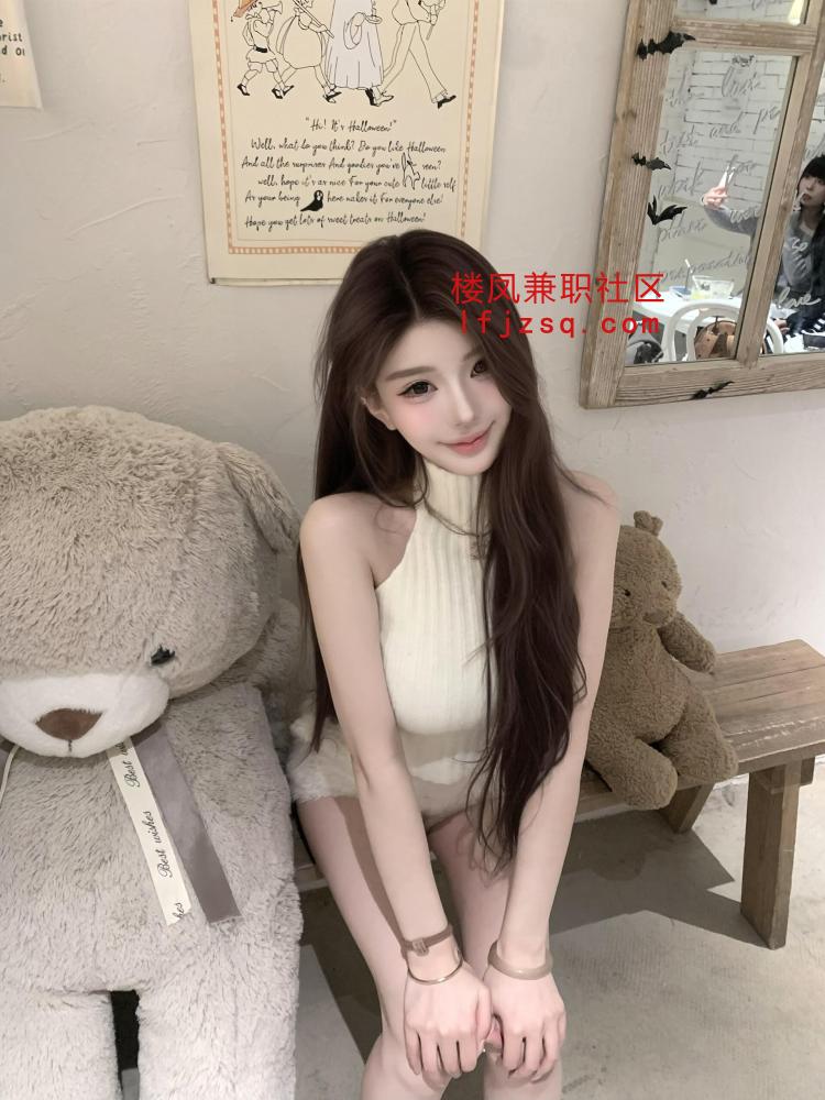 浦东新区刚下海小妹性格温柔 迷情投入粉嫩桃穴，极度敏感易湿 (可上门)