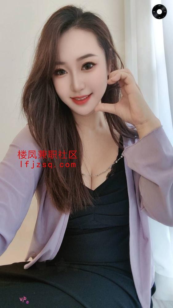 东北来的瑜伽老师  身材丰满